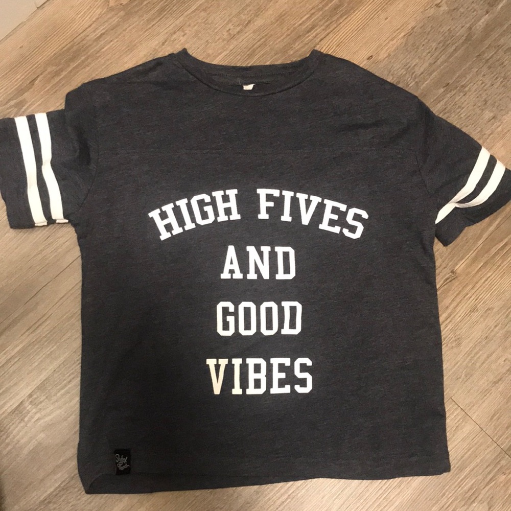 Sly fox threads t shirt